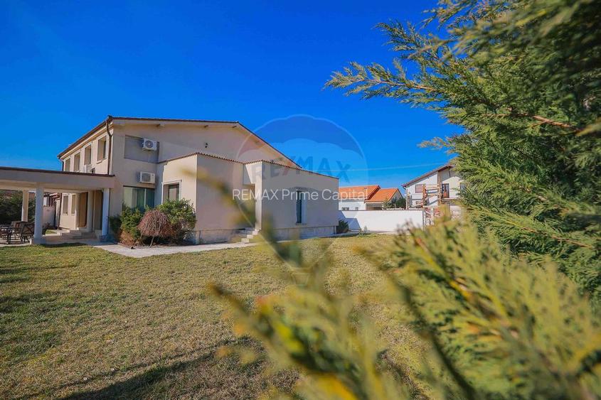 De vânzare Casă/Pensiune în zona Nufărul - Sânmartin - 52