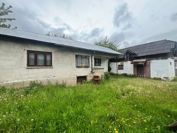 Teren de vânzare – Comuna Brebu, zonă centrală – 2700 mp - 2