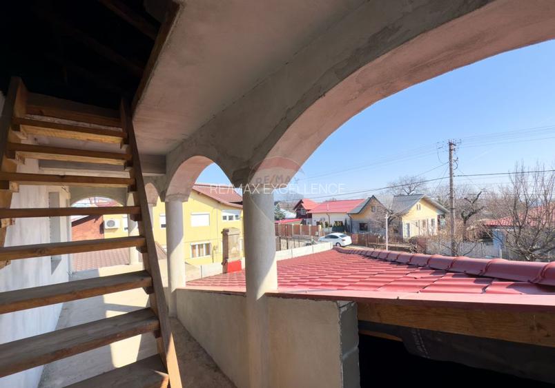 Casă / Vilă cu 8 camere de vânzare în zonă centrală - Urlati - 22