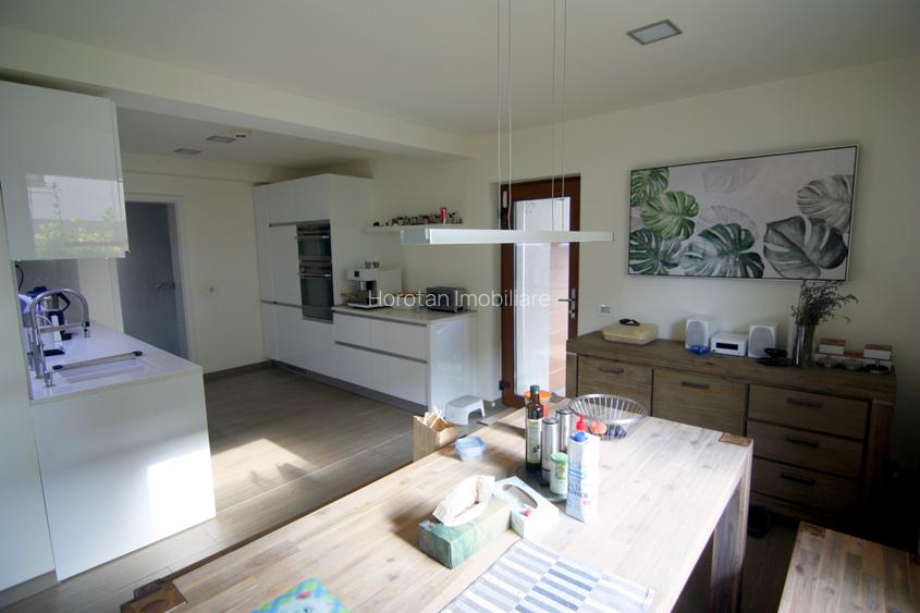 Casa cu piscina, eficienta energetic - 9