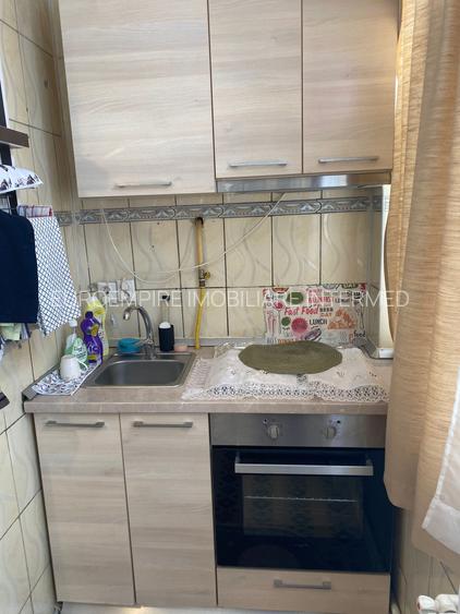 Apartament 2 camere decomandat , zona CET - 8