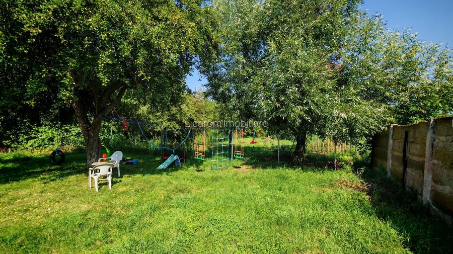 CASA SASEASCA comuna VULCAN,zona foarte buna,teren 3000 mp - 24