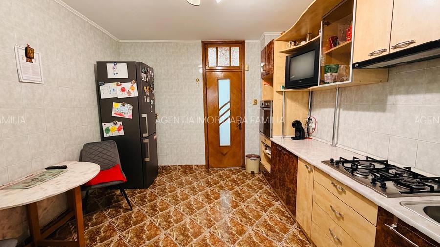 De vanzare apartament cu 4 cam dec. in Galati, piata Centrala, etaj5/7 - 4