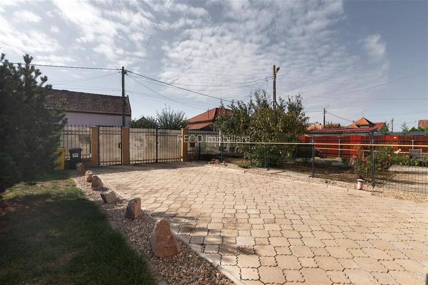 Casa P+M cu 4 camere+living+loc de luat masa in Santion - 43