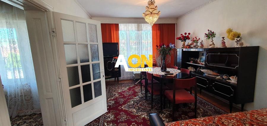 Casa cu 4 camere, garaj, teren 791 mp, zona Schit - 11