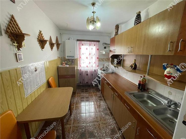 Apartament 3 camere decomandate si balcon zona Vasile Aaron Sibiu - 6
