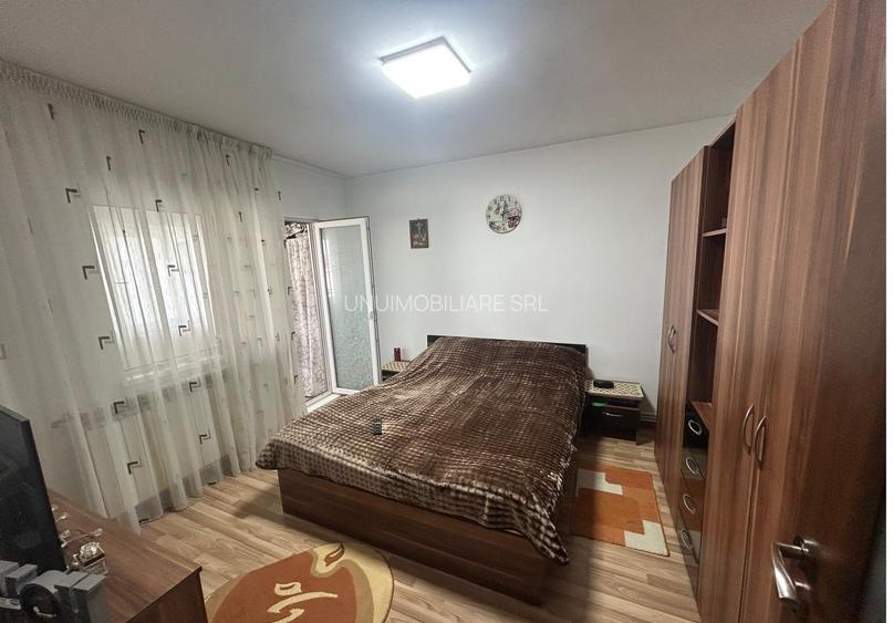 Apartament 2 camere-Zona Sud - 52 mp -54000 euro negociabil - 4