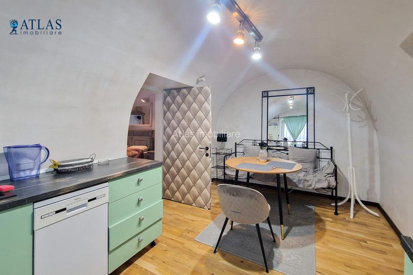 Centrul Istoric, str. Republicii, parter inalt, cochet amenajat, comision 0% - 8