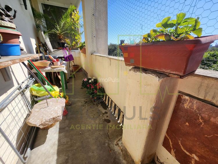 Ultracentral. Vedere la catedrala. Etaj intermediar. Modificat in 3 camere. - 10