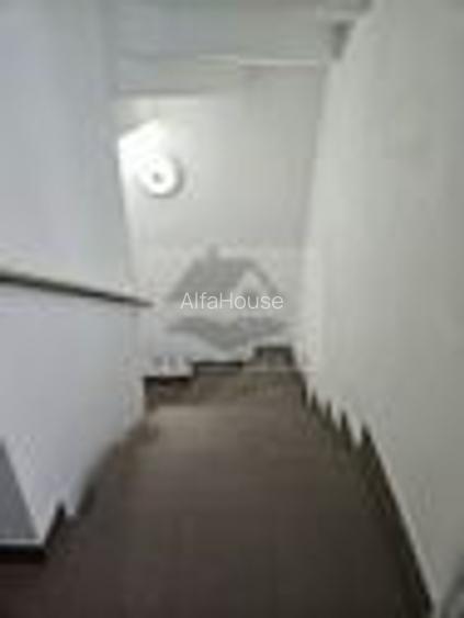 Oportunitate - Apartament cu trei camere in vila, zona Tractorul 70 mp - 23