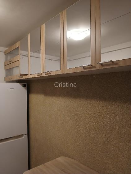Proprietar vand apart. 2 camere decomandat mobilat utilat Solstitiului 27 - 10