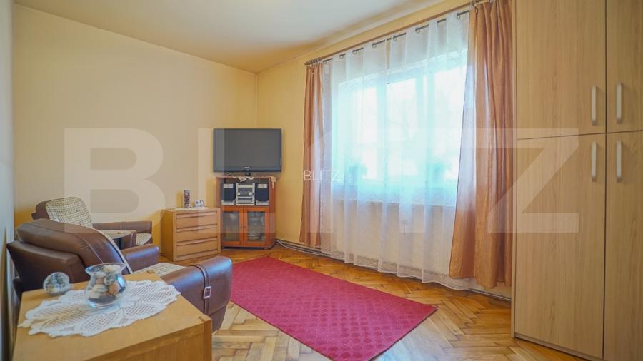 Casa cu 2 apartamente, 210 mp, teren 800 mp, zona Rasnov - 10