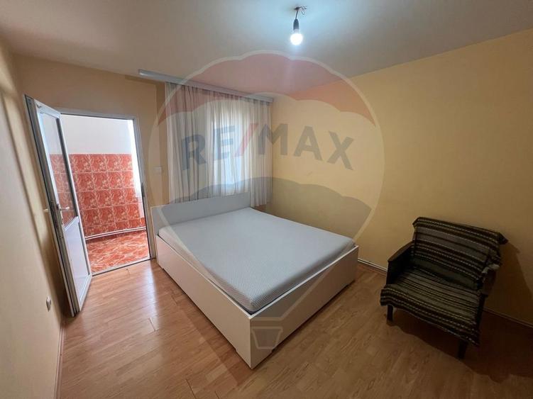 Apartament 3 camere în zona Sud-Vest ROMPETROL