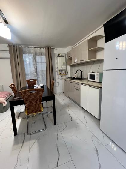 -Garsoniera lux mobilata si utilata complet in primul rand la mare