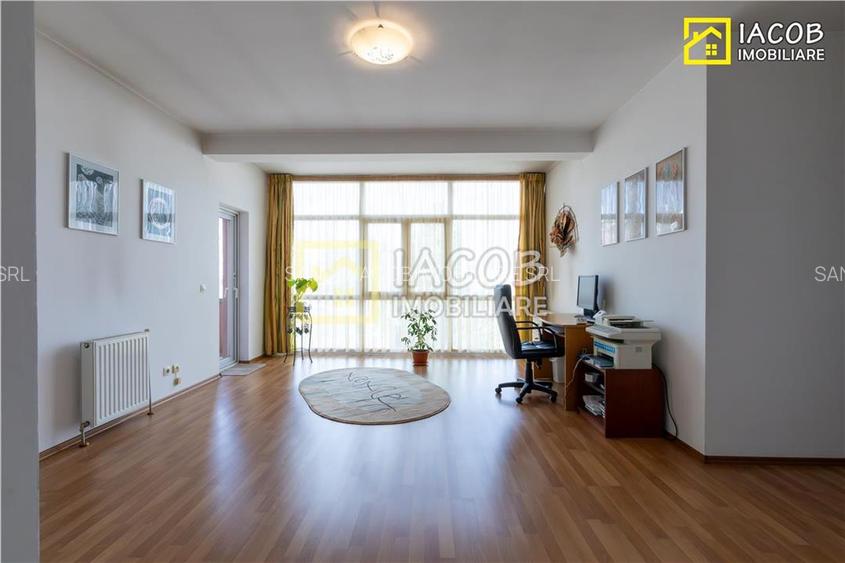 1/2 Duplex  S+D+P+2E, 455 mp in zona centrala a mun. Bacau - 29