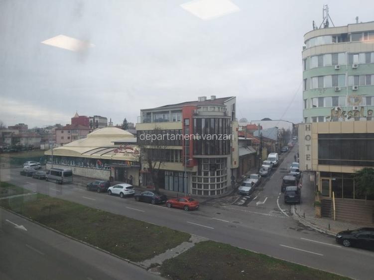 Bulevardul Mamaia – Universitatea Ovidius- de inchiriat cladire birouri clasa A - 4