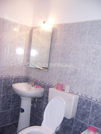 P-ta Muncii- 3 minute metrou, camera la vila pt. o studenta/absolventa - 4