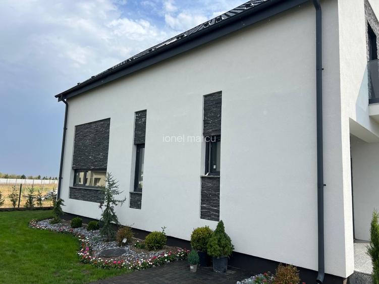 Case premium+++  180mp+22mp terasa.  strejnicu  245000tva inclus! - 12