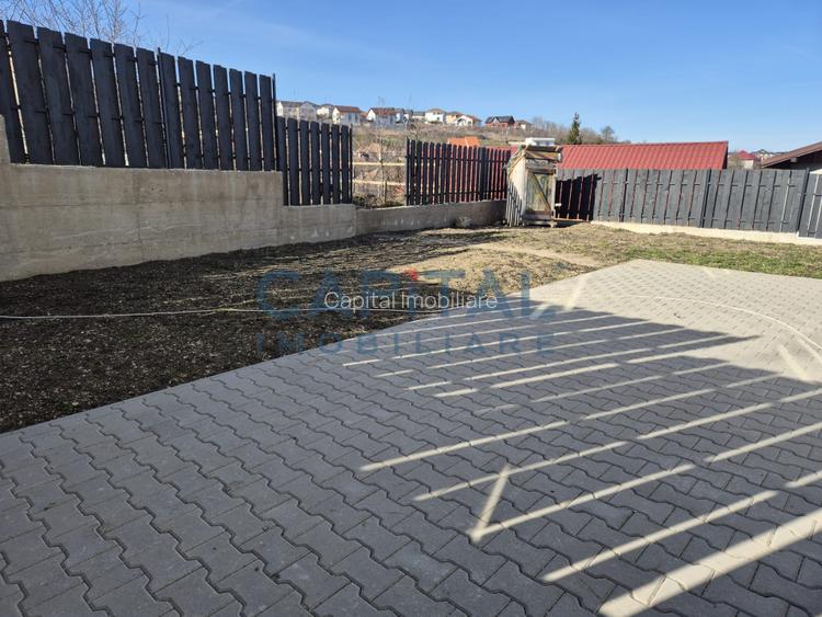 Case cu arhitectura nordica, garaj, panouri fotovoltaice, central Dezmir - 13