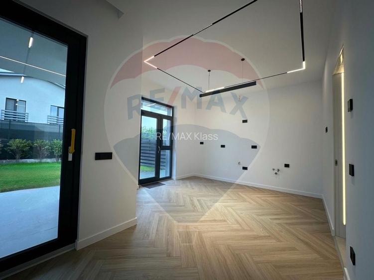 Casă / Vilă de vânzare 5 camere - 7