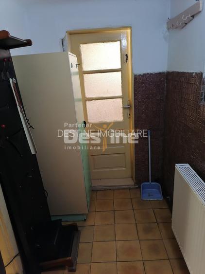 Vânzare teren + casă demolabilă ,Sector 1 - 8