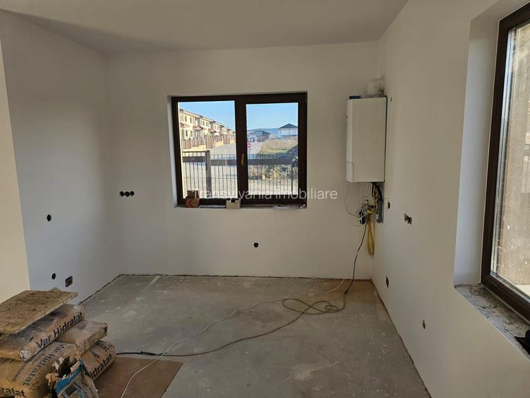 Casa de vanzare in Dezmir | 149 utili | 2 parcari - 6