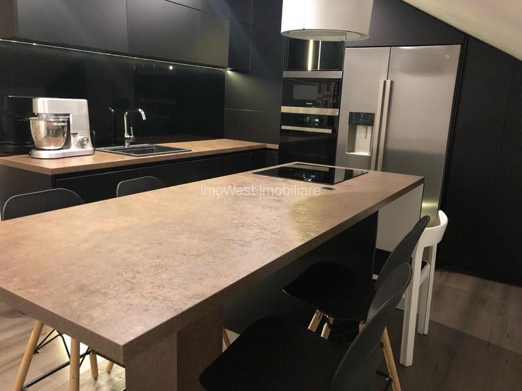 Casa S+P+E+M | 605 mp utili | 10 camere | 3 bucatarii | 4 bai | 3 terase | Garaj - 14