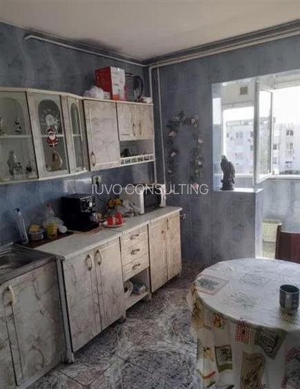 Vanzare Apartament 3 Camere Decomandat Berceni - 2