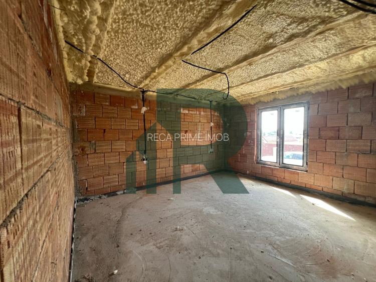 Casa individuala cu 4 camere 2 bai si terasa in Sura Mica - 11