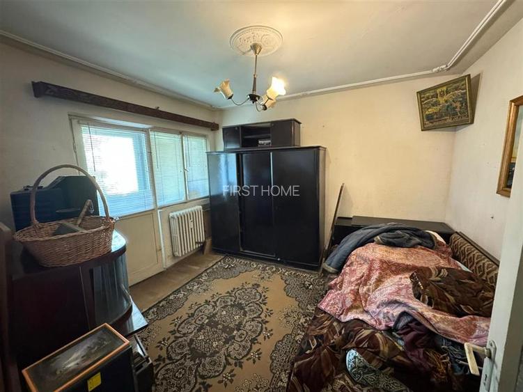 Apartament 3 camere, 1 boxa, zona Centrala , etaj 4 - 8