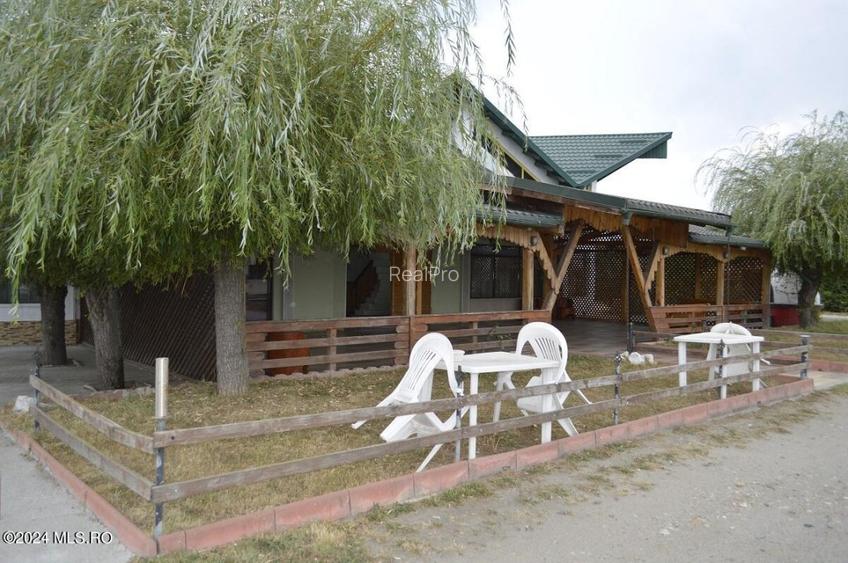 Maracineni - Argeselu, Popas - Restaurant - Cazare, teren 2787 mp - 3