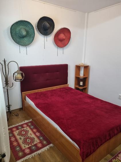 Inchiriez apartament 3 camere, 100mp, in vila, cu terasa si gradina