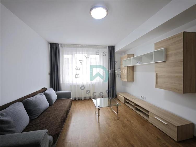 Inchiriez 2 camere, Cinema Patria, Brasov - 3