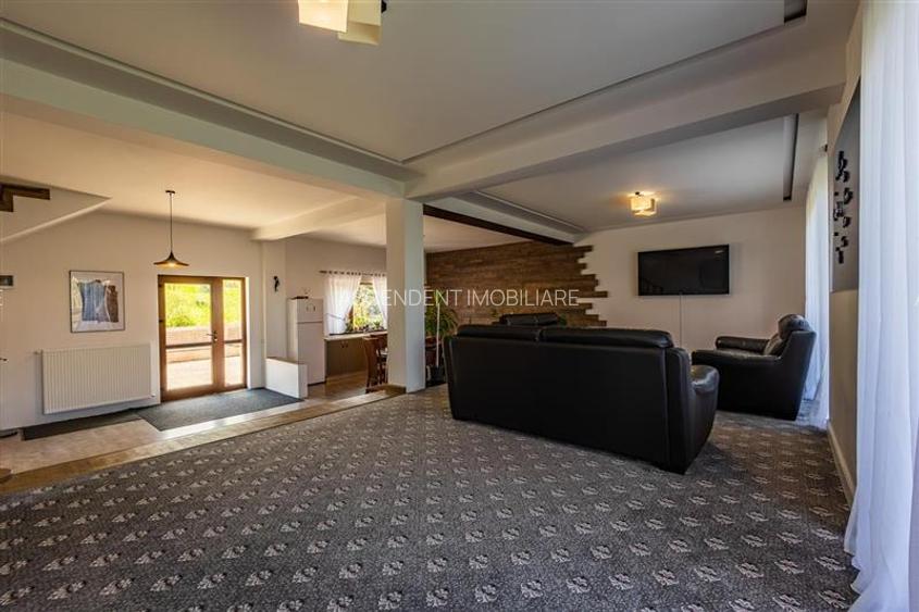 FILM! Ansamblu arhitectural proaspat si distins,pe 3.000 mp teren, in magia natu - 39