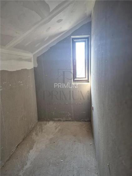 Vila individuala  - suprafata de 180mp utili -  toate utilitatile - se vinde la - 16