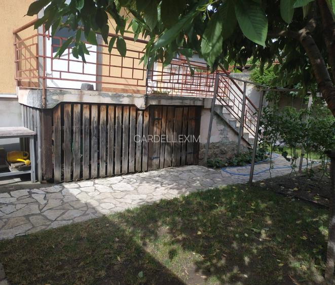 Casa centrala singur in curte - 6