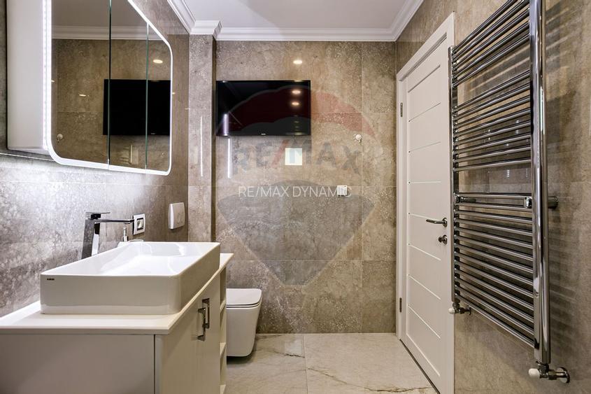Apartament spectaculos de vanzare:  4 camere, 2 băi, zona Vlaicu - 8