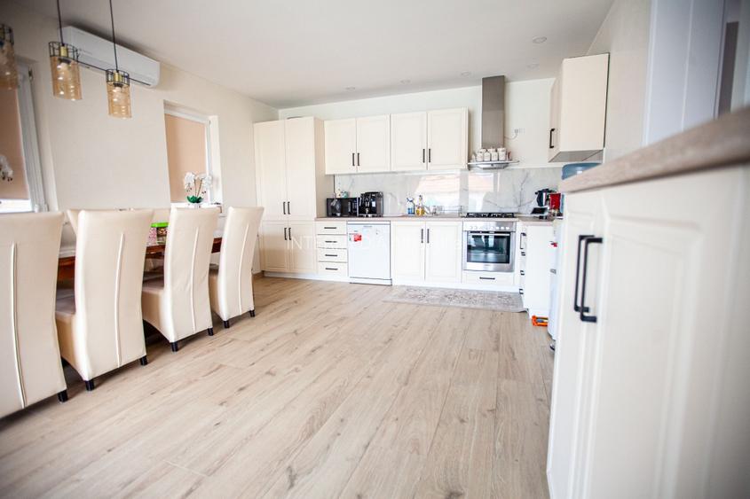 Casa Finisata 6 camere 681 mp.Teren Micesti Renovata Modern Curte Gard Utiliati - 13