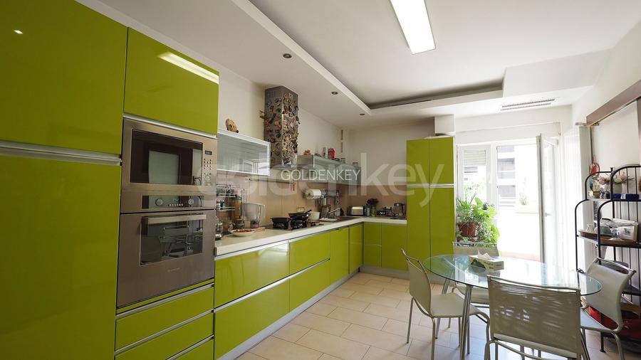 Apartament spatios cu 4 camere, 3 bai | 250mpc | 2 garaje - 5