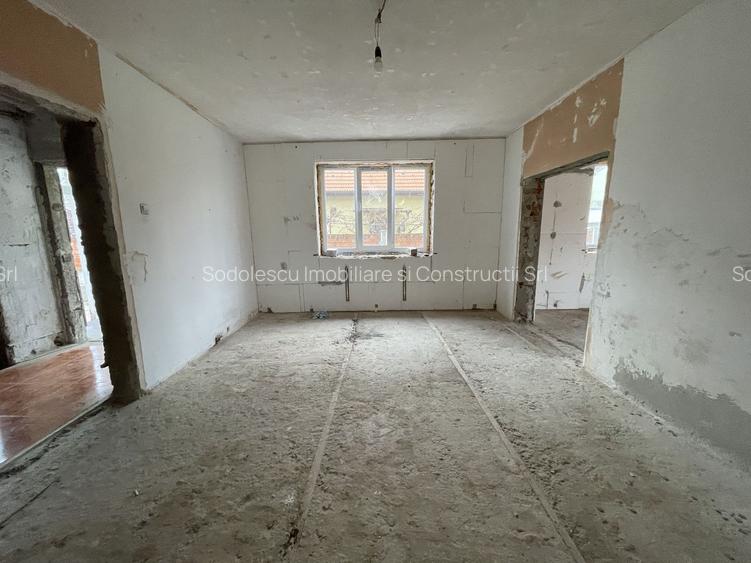 Casa de vanzare in zona Mehala - 2