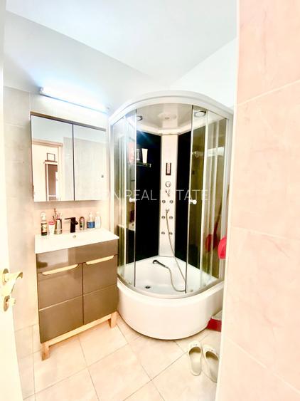 Garsonieră mobilată, utilată, etaj 4, str Războieni - 6