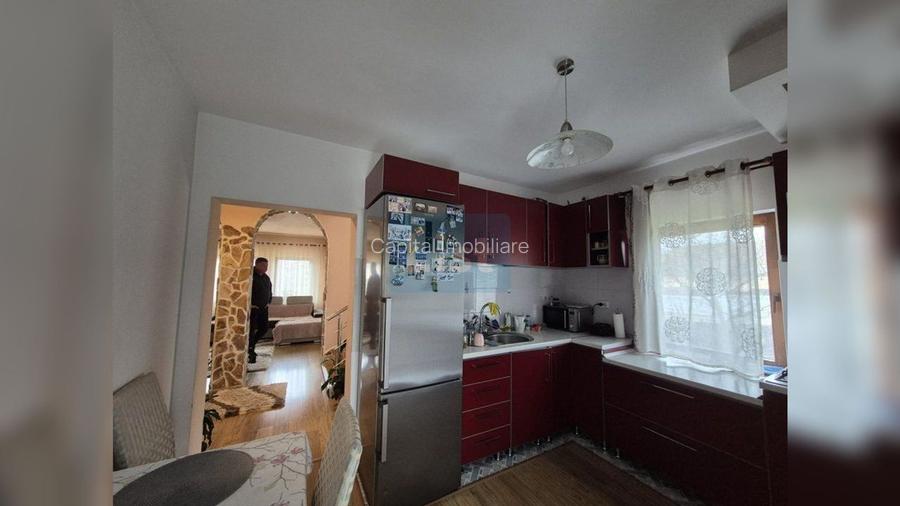 Casa la cheie cu garaj, D+P+E, 200 mpu, 1 400 mpt, central Dezmir - 11