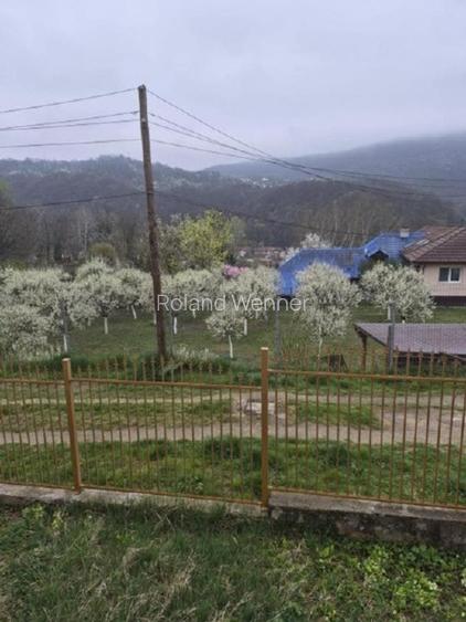 Locuință cu priveliște: Casă bifamilială într-o locație liniștită!!!Privat!!! - 14