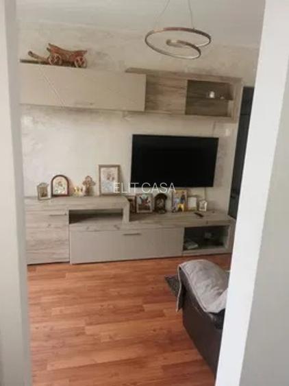 Apartament cu 2 camere semidecomandat, mobilat în Podul de Piatră - 2