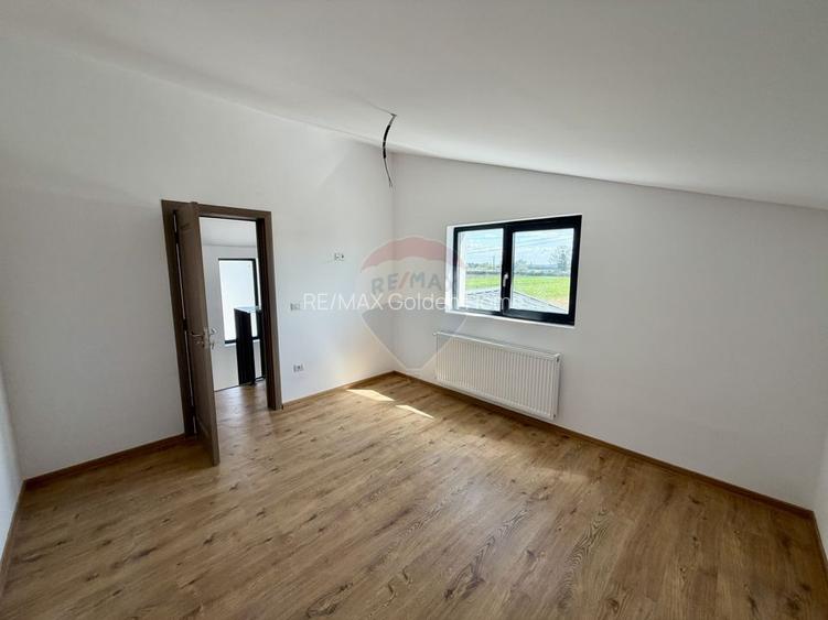 Casă / Vilă Golesti - 13