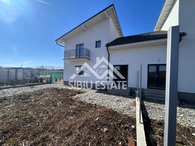 Casa duplex de vanzare 4 camere, 2 bai-s.u. 142 mp. PRET AVANTAJOS - 40