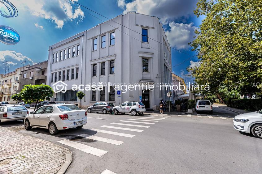 Clădire ultracentrală de vânzare Bulevardul Decebal Comision 0 - 4
