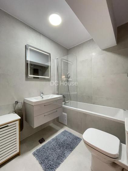 Apartament spatios 3 camere ~ Etaj 1/3 ~ Loc parcare ~ Terasa 17 mp - 18