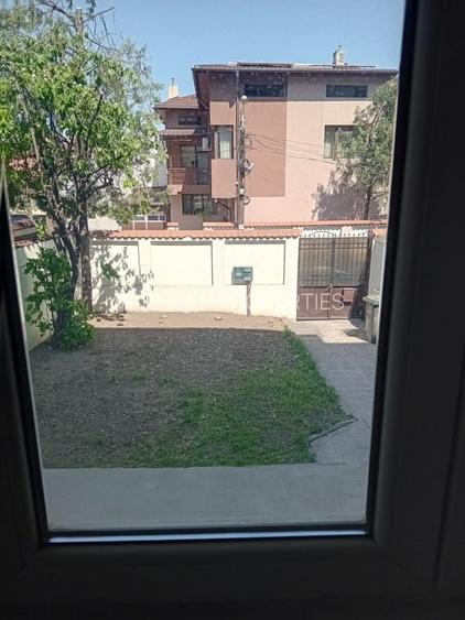 Vila spatioasa cu centrala si curte proprie -  Parcul Carol  - 10