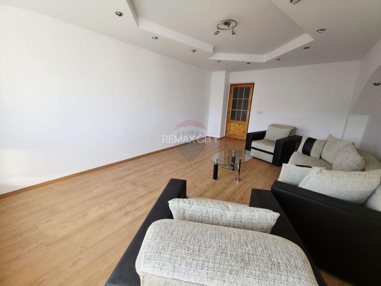 Apartament cu 2 camere de vânzare în zona 1 Mai - 6